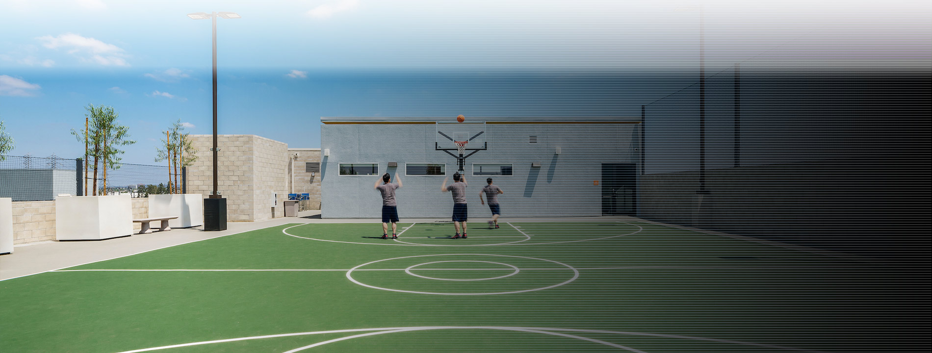 Basketbol<br><strong>Sahalarnda</strong>